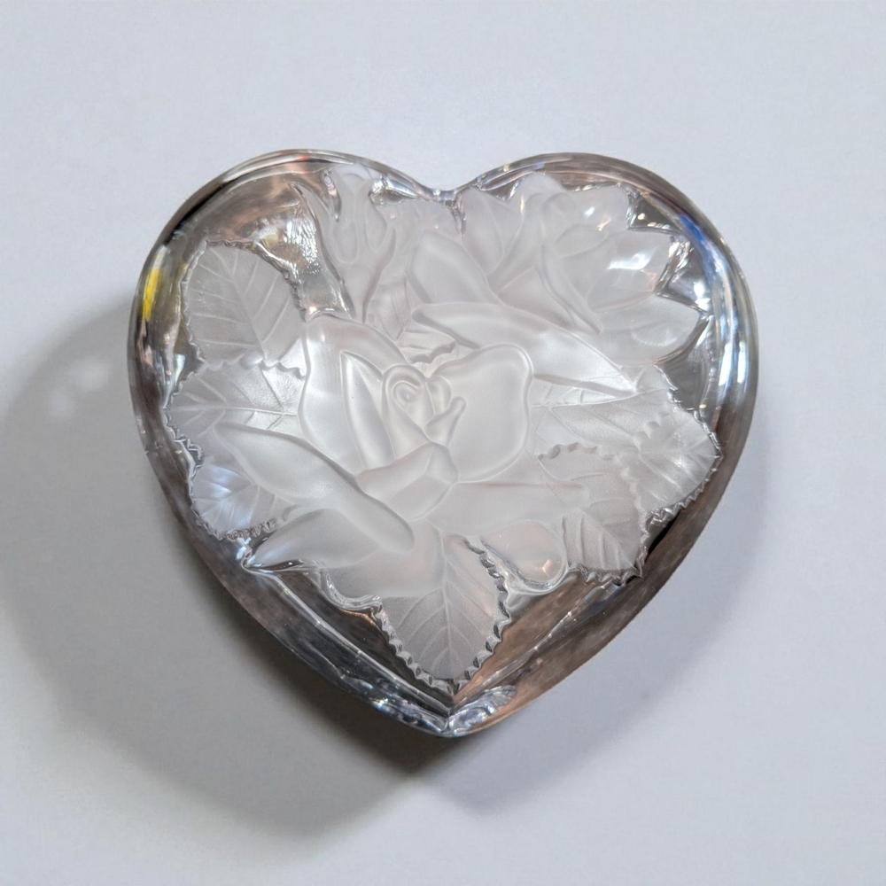 Studio Nova Rose Heart Frosted Glass Tricket Dish